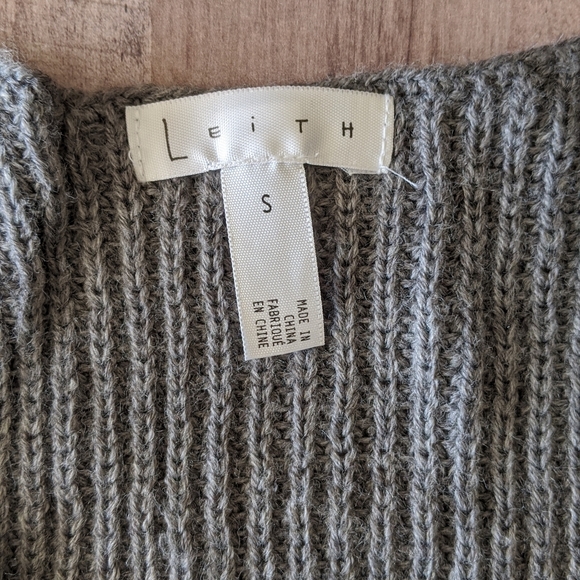 Leith Sleeveless Gray Beaded Sweater Vest Size Small - Picture 4 of 6